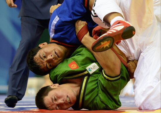 2013 Universiade. Belt wrestling. Day One