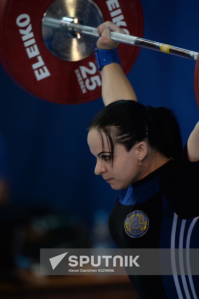 2013 Universiade. Weightlifting. Day One