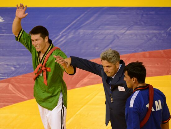 2013 Universiade. Belt wrestling. Day One