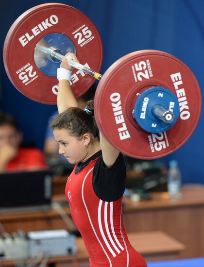 2013 Universiade. Weightlifting. Day One