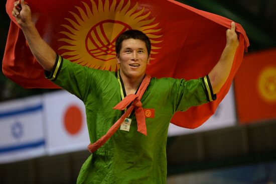 2013 Universiade. Belt wrestling. Day One