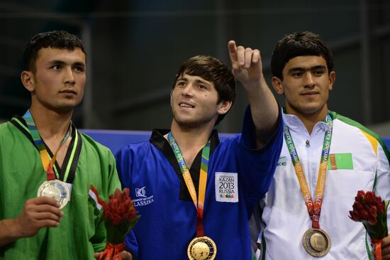 2013 Universiade. Belt wrestling. Day One