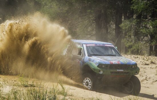 Motorsports. Silk Way Rally-Raid. First stage