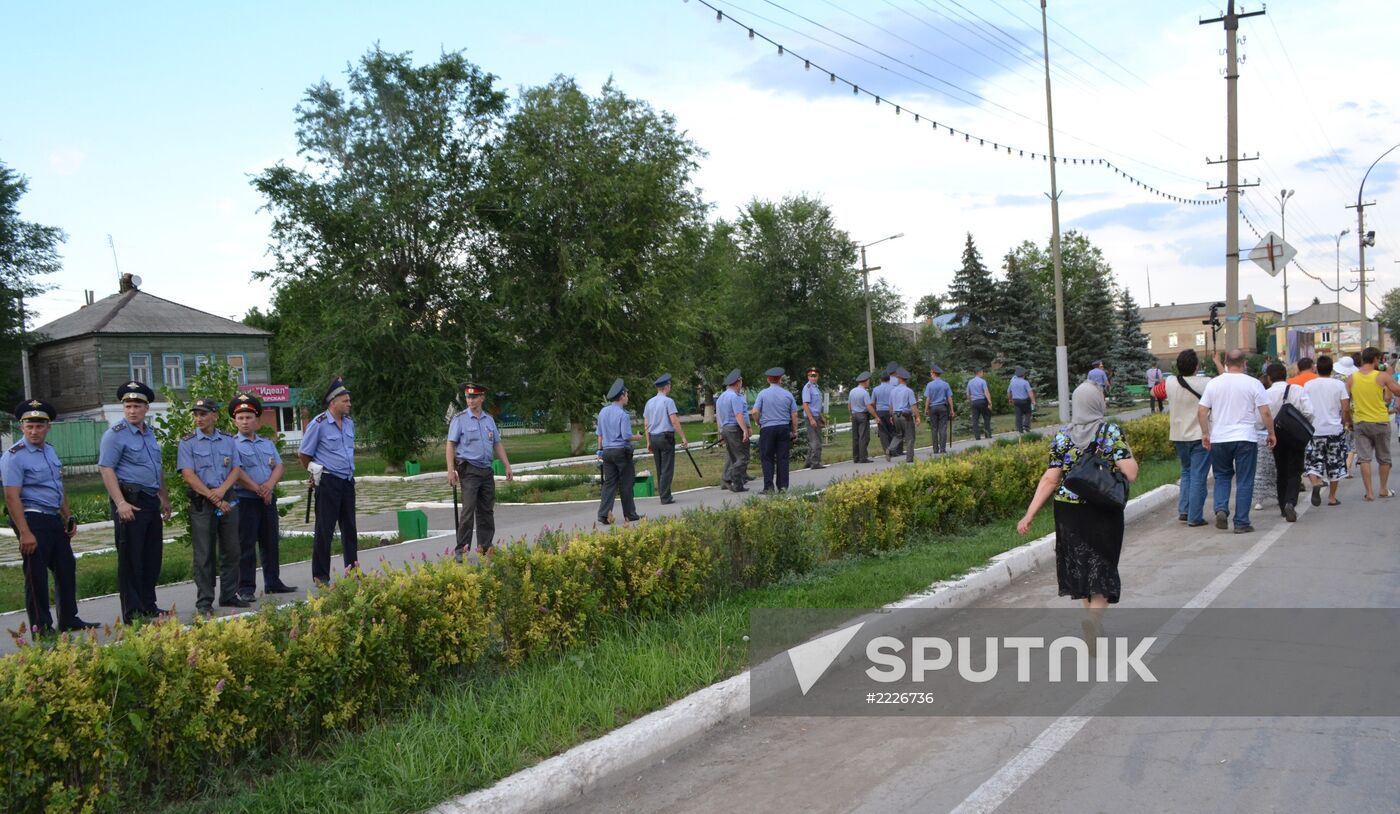 Pugachyov residents rally against migrants