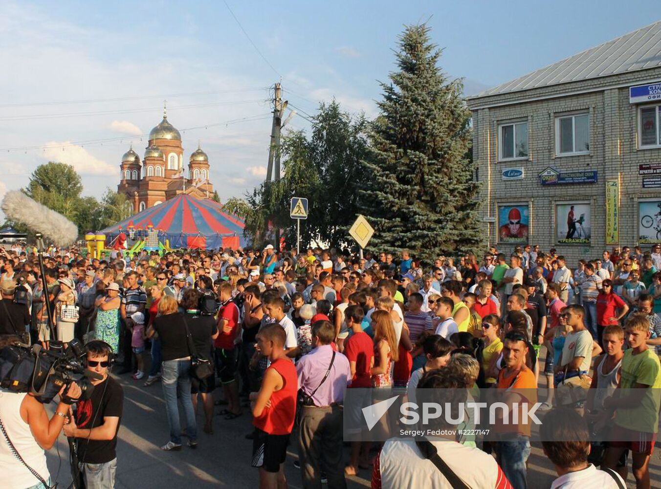 Pugachyov residents rally against migrants