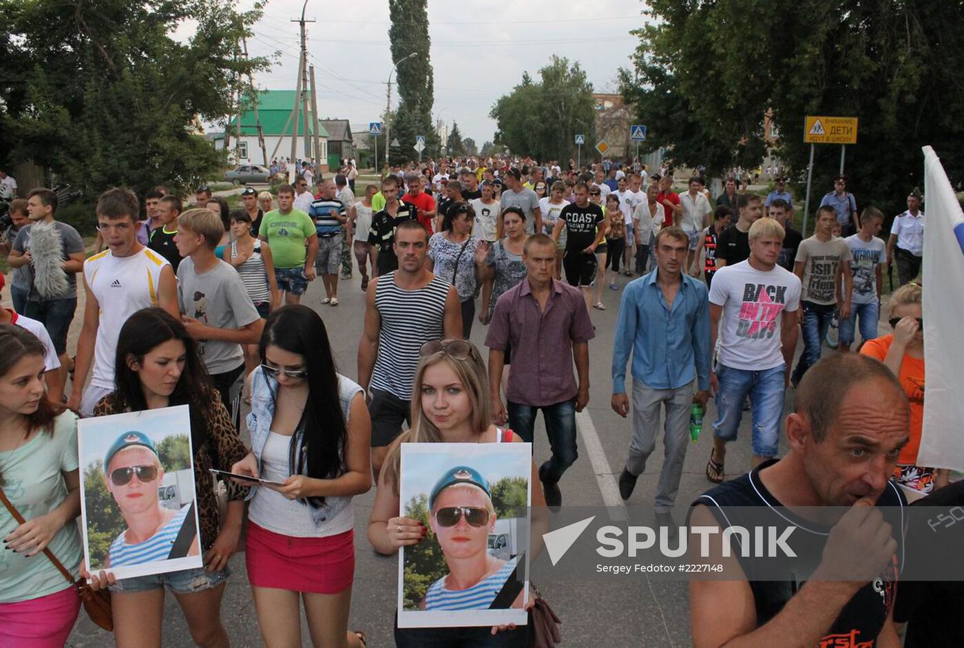 Pugachyov residents rally against migrants