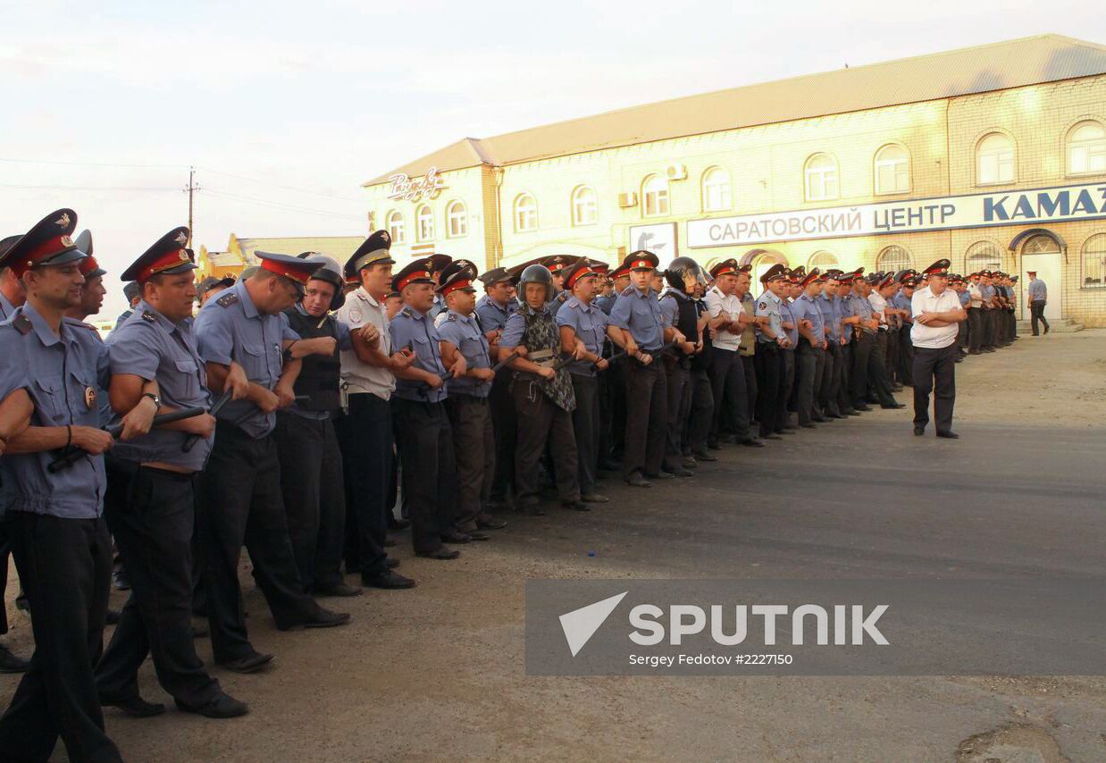 Pugachyov residents rally against migrants