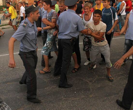 Pugachyov residents rally against migrants