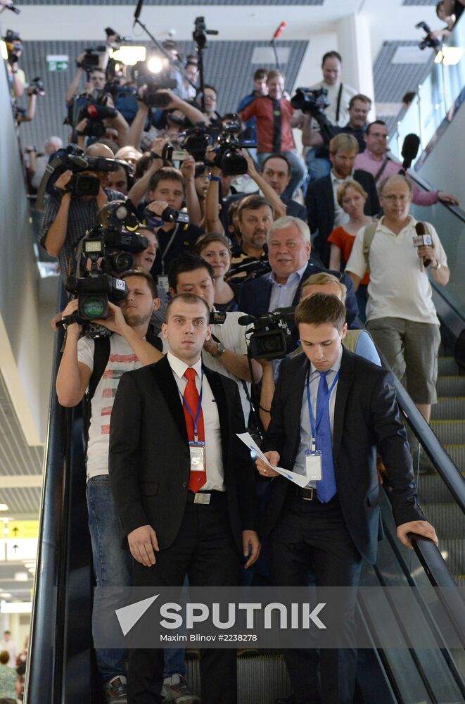 Snowden would like to stay in Russia