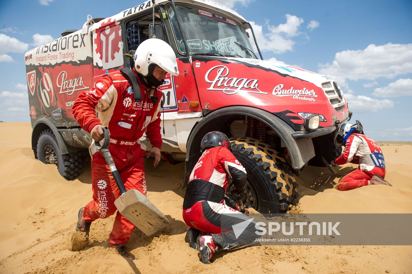 Auto sport. Silk Way Rally. Stage Four