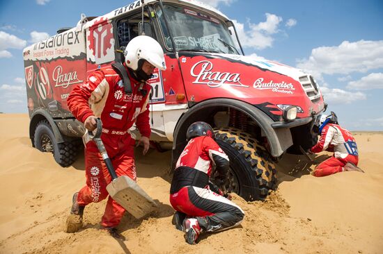 Auto sport. Silk Way Rally. Stage Four