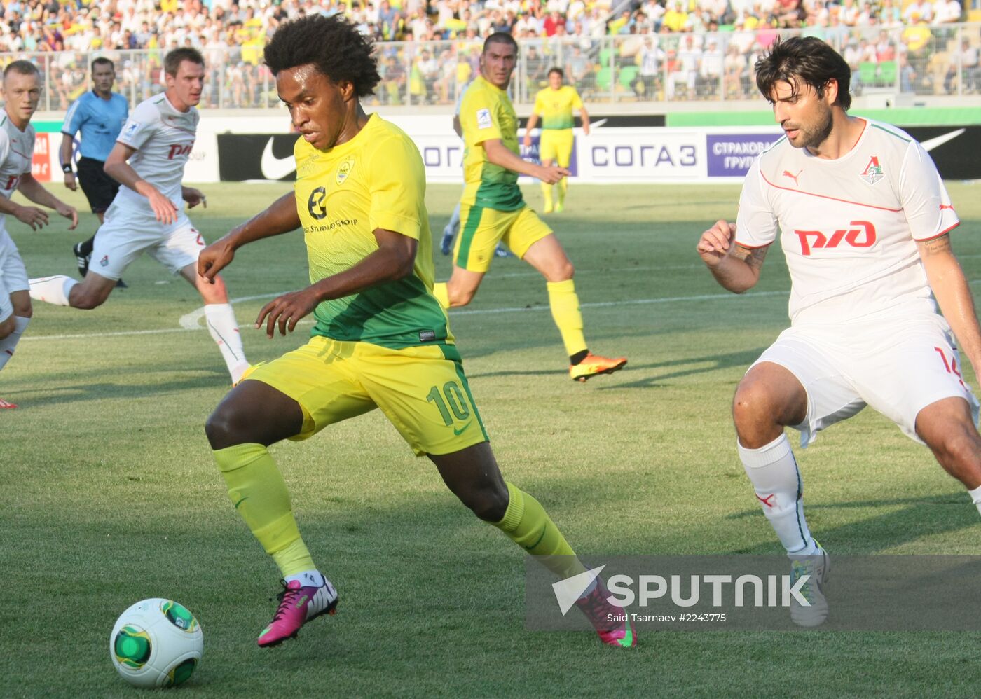 Football. Russian Premier League. Anji vs. Lokomotiv