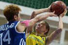 Member of the Chinese Taipei national team Huang Ying-Li (left) and member of the Australian national team Olivia Thompson during the match for third place in women’s basketball at the 27th World University Summer Games in Kazan. Location: Russia, Republic of Tatarstan, Kazan. Author: Grigoriy Sokolov/Sputnik. 2013 Universiade. Day Ten. Basketball Women. Finals