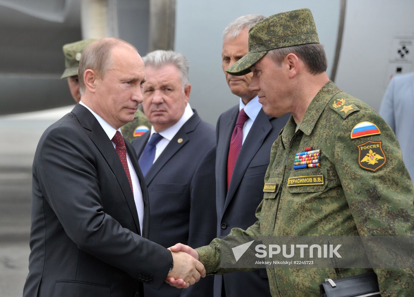Putin oversees military drill in Eastern Military District