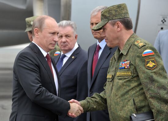 Putin oversees military drill in Eastern Military District
