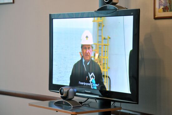 Putin oversees military drill in Eastern Military District