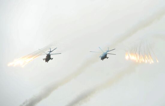 Putin oversees military drill in Eastern Military District