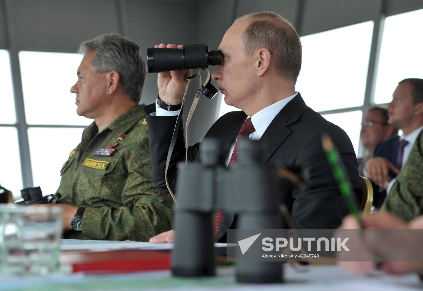 Putin oversees military drill in Eastern Military District