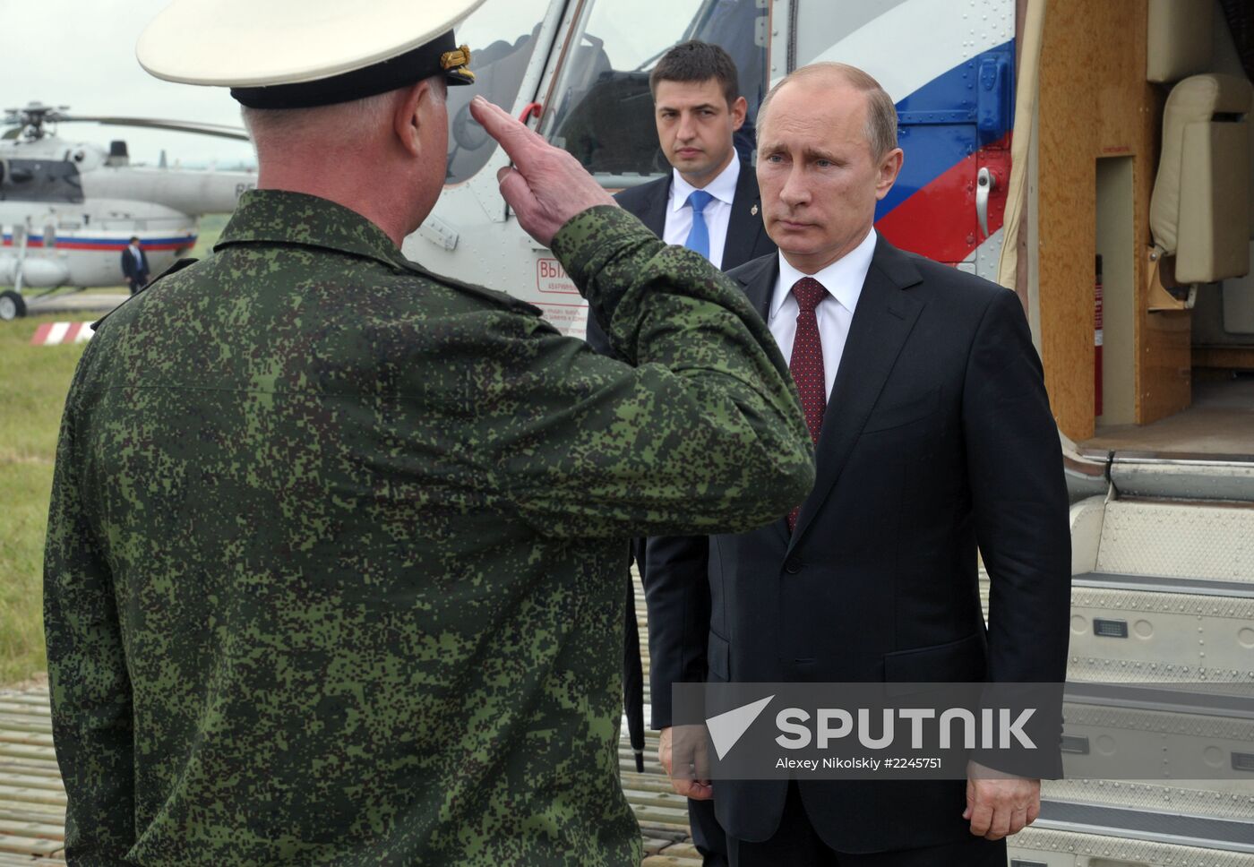 Putin oversees military drill in Eastern Military District