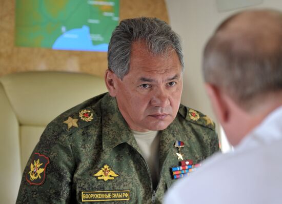 Putin oversees military drill in Eastern Military District