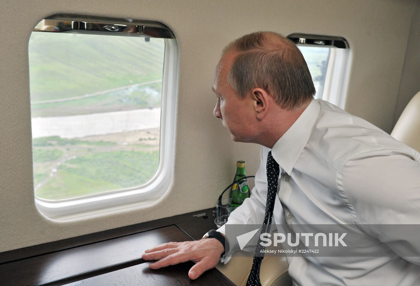 Vladimir Putin watches military exercise