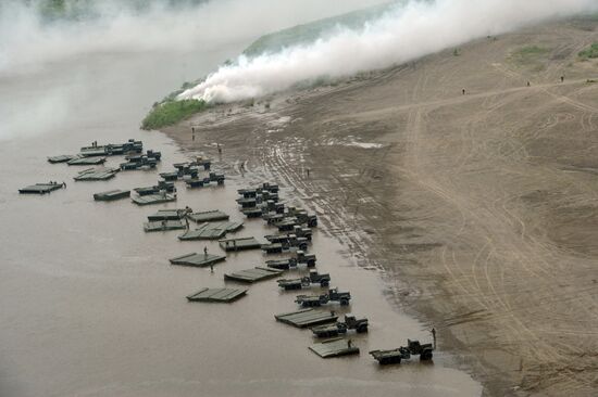 Vladimir Putin watches military exercise