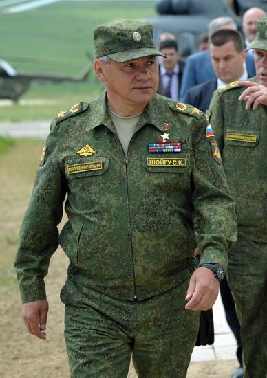 Vladimir Putin watches military exercise