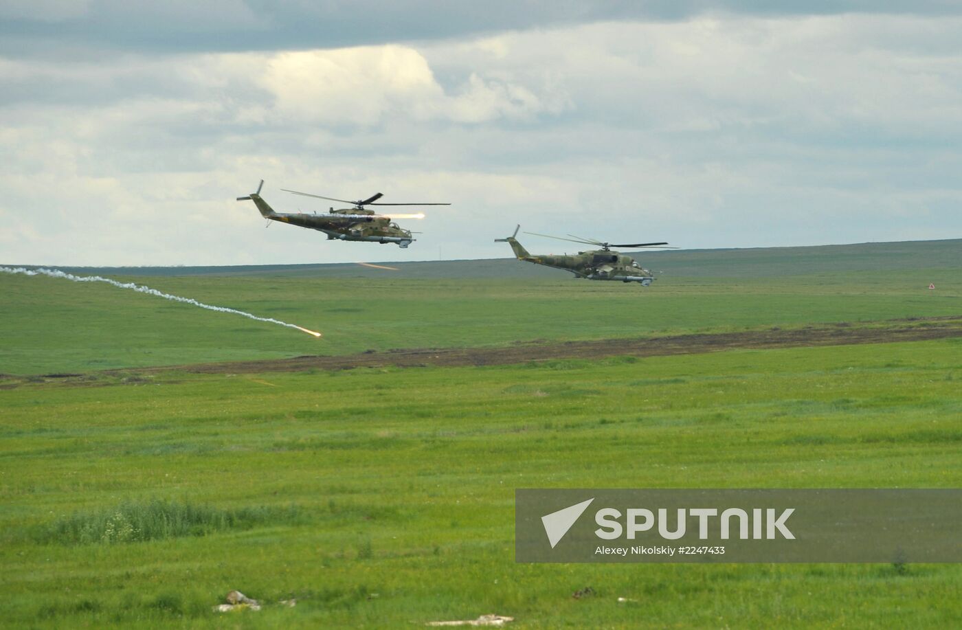 Vladimir Putin watches military exercise