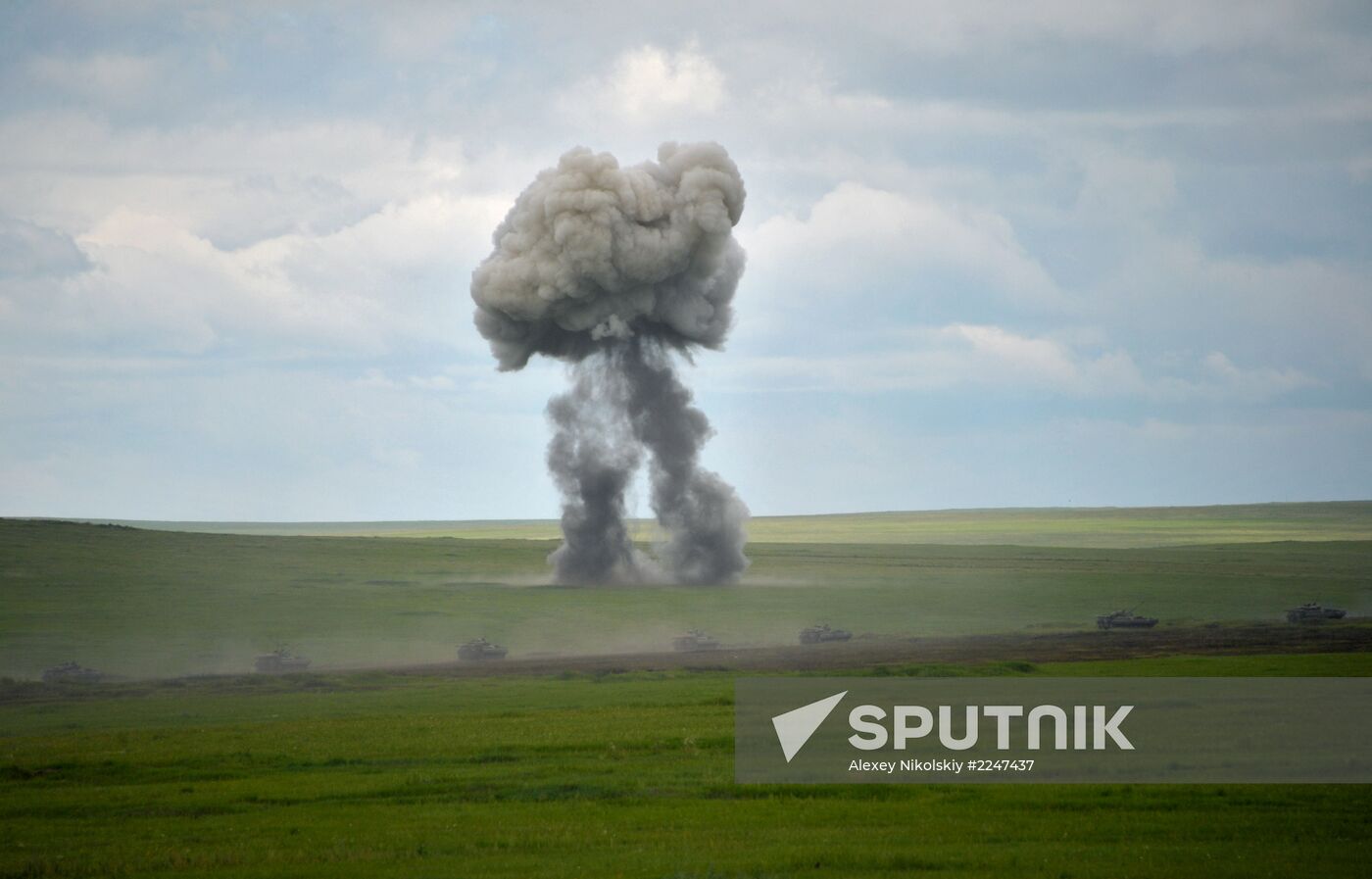 Vladimir Putin watches military exercise