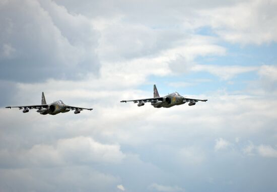 Vladimir Putin watches military exercise