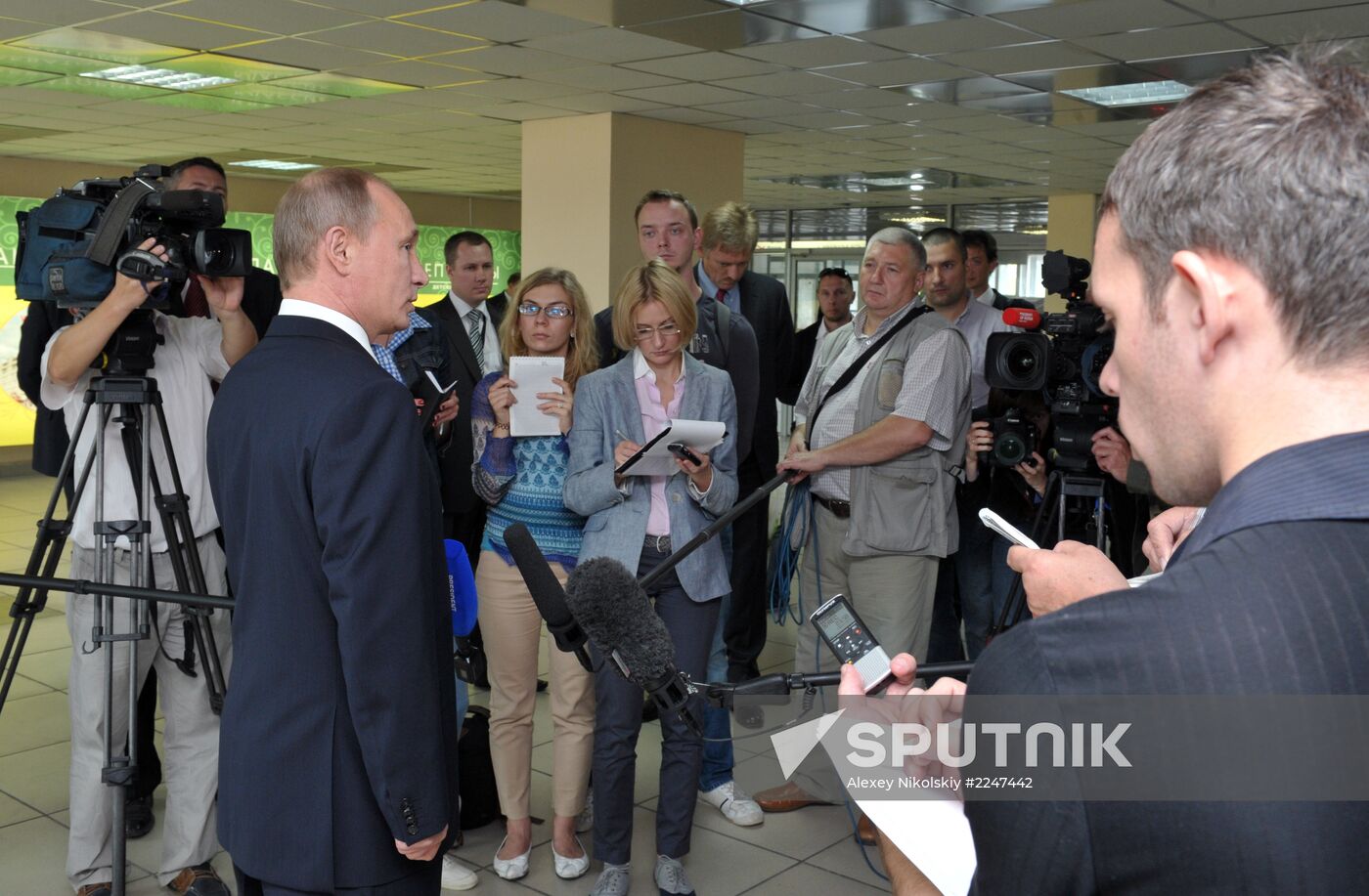 Vladimir Putin watches military exercise