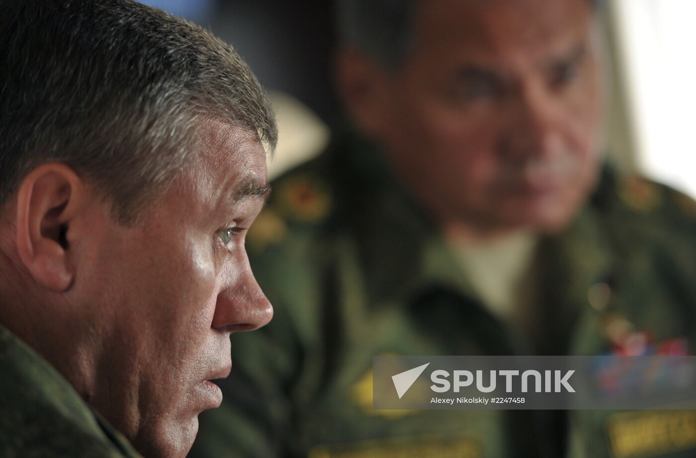 Vladimir Putin watches military exercise