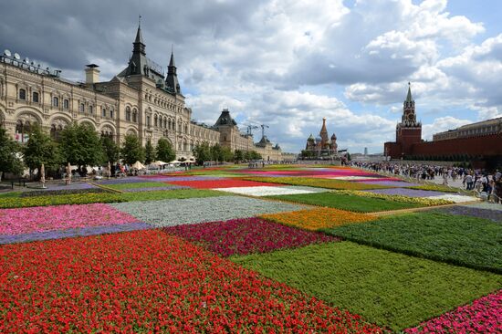 Flower festival opens on Red Square