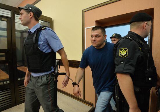 Court changes restraining measure for Navalny and Ofitserov