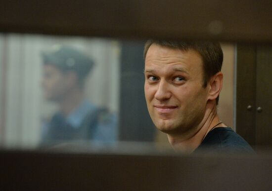 Court changes restraining measure for Navalny and Ofitserov