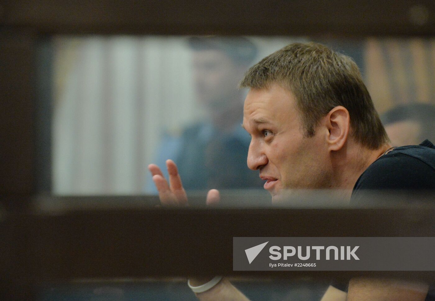 Court changes restraining measure for Navalny and Ofitserov