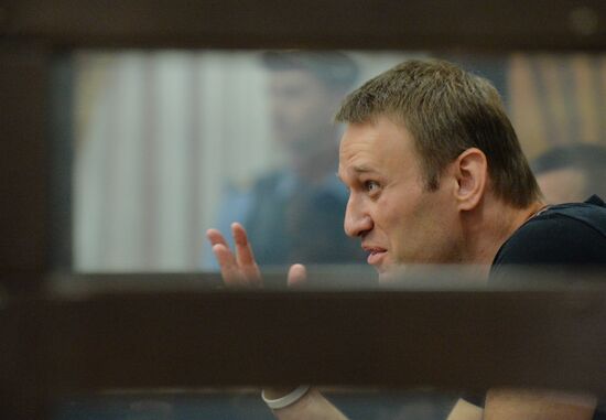 Court changes restraining measure for Navalny and Ofitserov