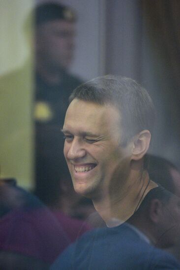 Court changes restraining measure for Navalny and Ofitserov