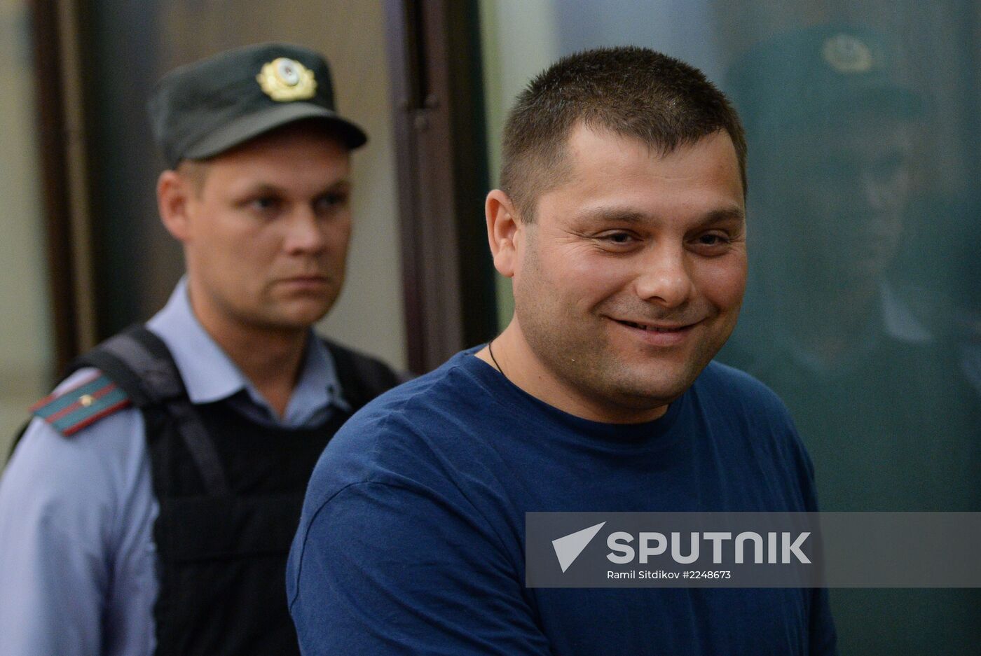 Court changes restraining measure for Navalny and Ofitserov
