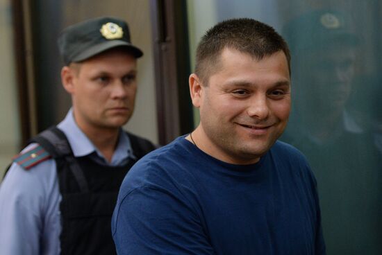 Court changes restraining measure for Navalny and Ofitserov