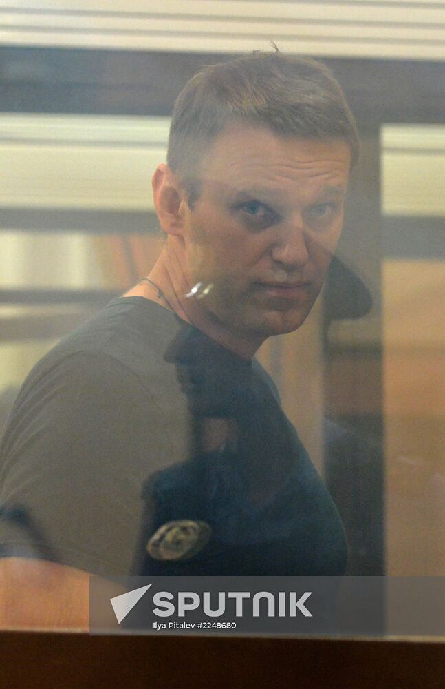 Court changes restraining measure for Navalny and Ofitserov