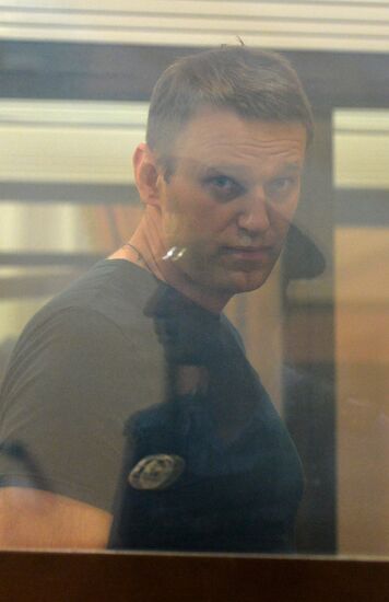 Court changes restraining measure for Navalny and Ofitserov