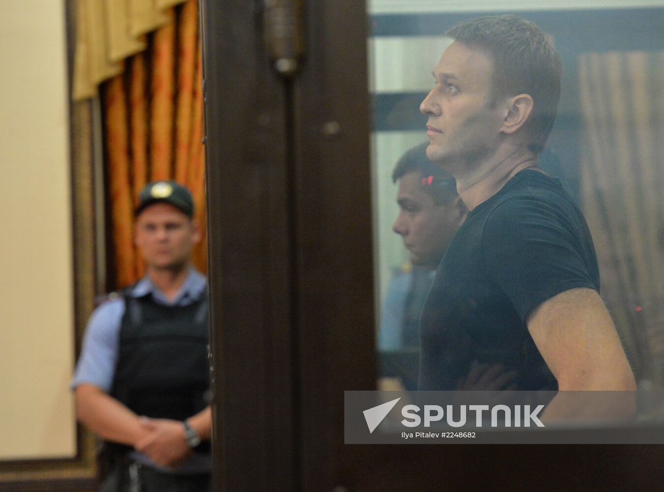Court changes restraining measure for Navalny and Ofitserov