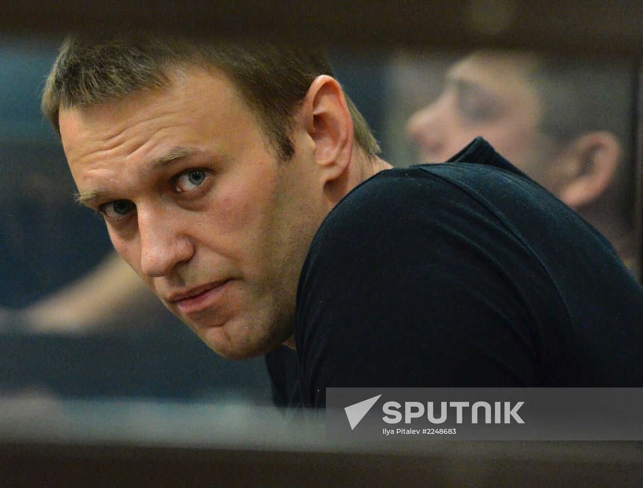 Court changes restraining measure for Navalny and Ofitserov