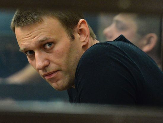 Court changes restraining measure for Navalny and Ofitserov