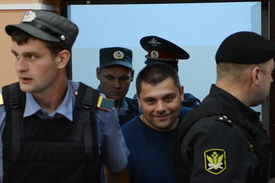 Court changes restraining measure for Navalny and Ofitserov