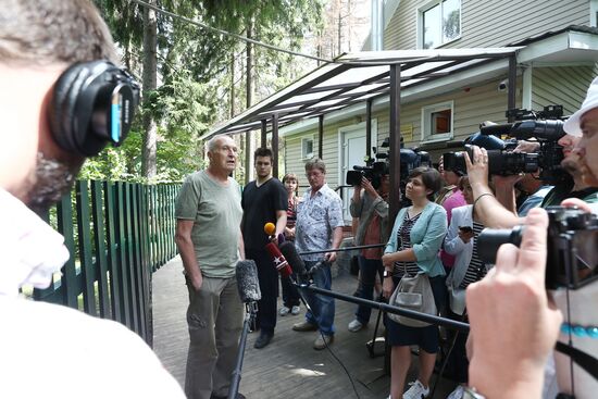 Poet Yevgeny Yevtushenko's 80th birthday celebrated in Moscow