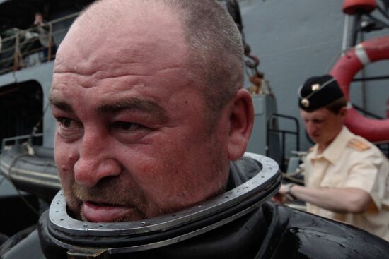 Russian navy conducts submarine rescue exercise