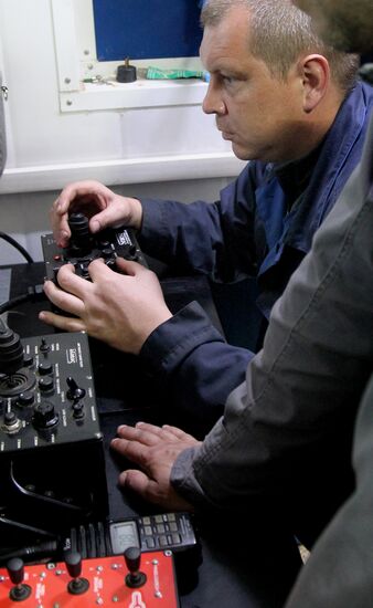 Russian navy conducts submarine rescue exercise