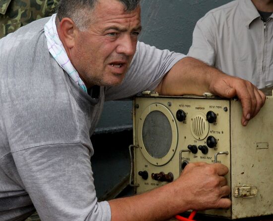 Russian navy conducts submarine rescue exercise